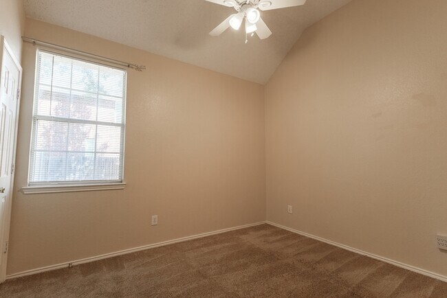 Building Photo - 7414 Westhaven Dr