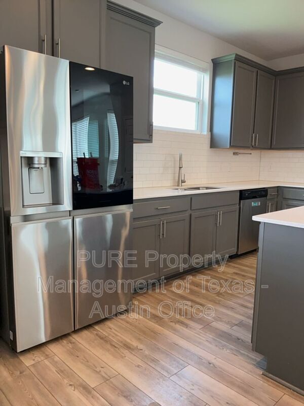 Building Photo - 3200 College Park Dr