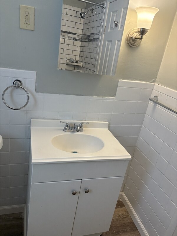 Building Photo - 321 W Delavan Ave