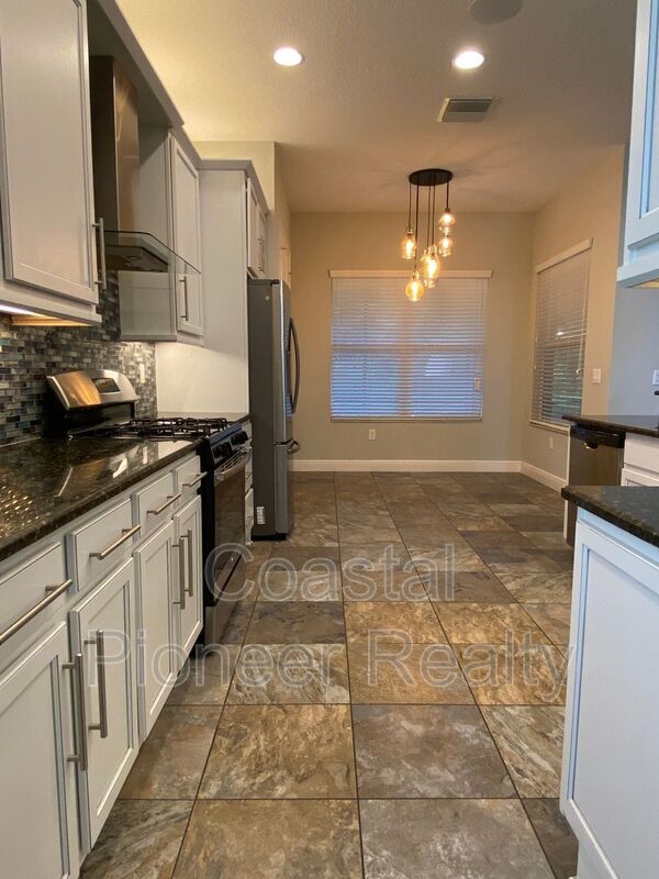 Building Photo - 31134 Spruceberry Ct