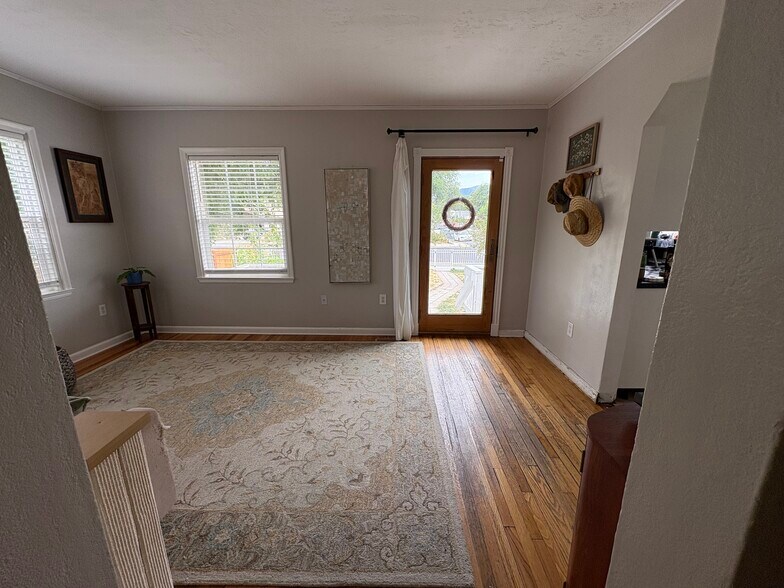 Living Room - 2962 S Adams St