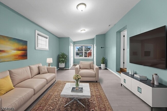 Building Photo - 70 Bruno St