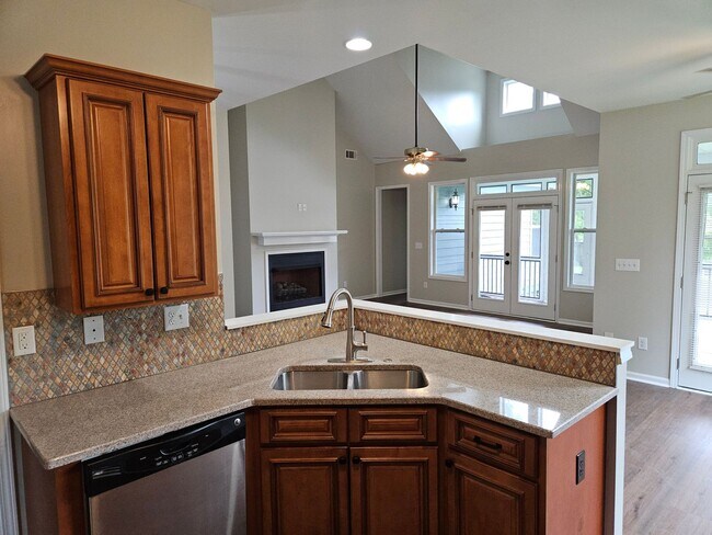 Building Photo - Spacious Hiram House on 1.37 Acres