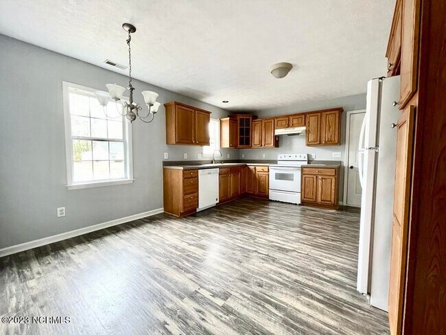 Building Photo - 104 Sweet Bay Dr