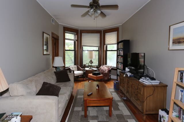 Building Photo - 1326 N Claremont Ave