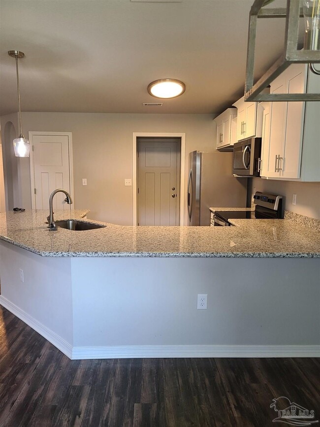 Building Photo - 715 W Ensley St