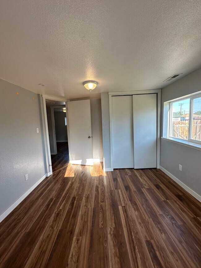 Building Photo - 3 bed, 2 bath Richland