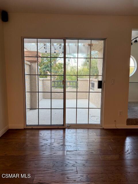 Building Photo - 23930 Arroyo Park Dr
