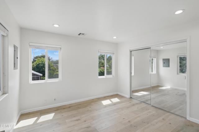 Building Photo - 10305 Floralita Ave