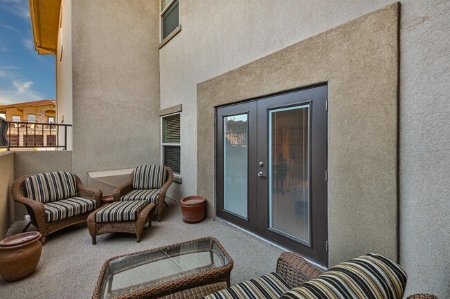 Building Photo - 280 S Luce Del Sol