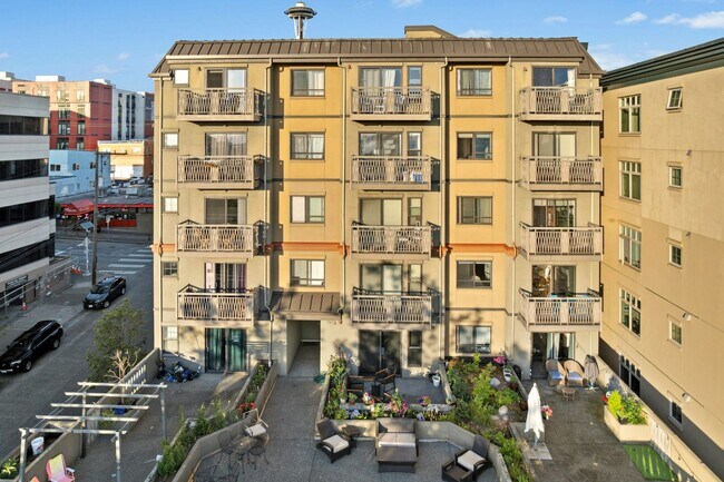 Building Photo - 133 Queen Anne Ave N