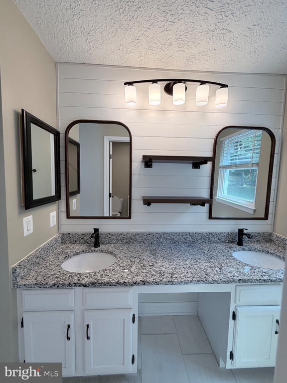 Building Photo - 917 Cypress Point Cir