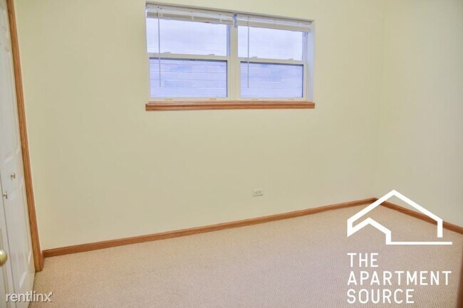Building Photo - 3 br, 2 bath House - 3327 N Sheffield Ave