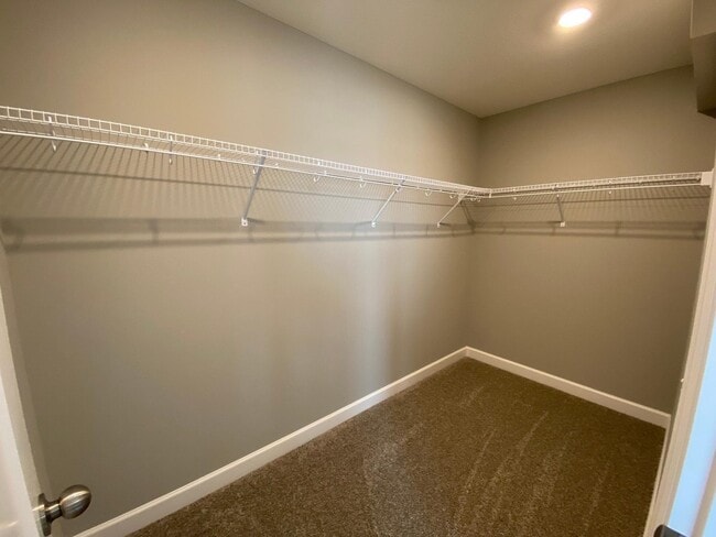 Building Photo - 6455 Inspire Cir S