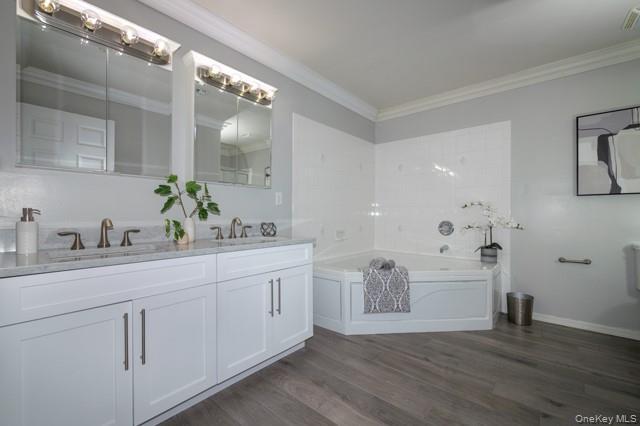 Building Photo - 83 Village Green Dr