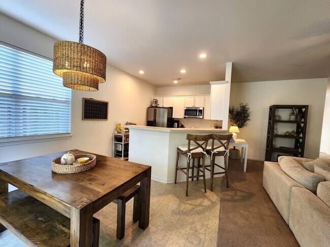 Building Photo - ~ THE ARBORS @ WESTGATE ~