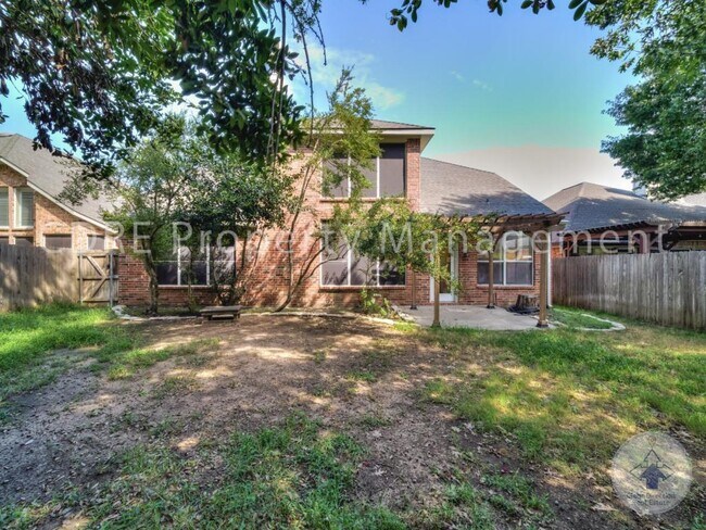 Building Photo - 520 Arcadia Dr