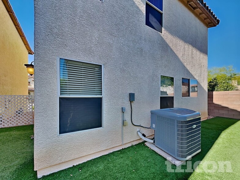 Building Photo - 102 Health Aster Ct