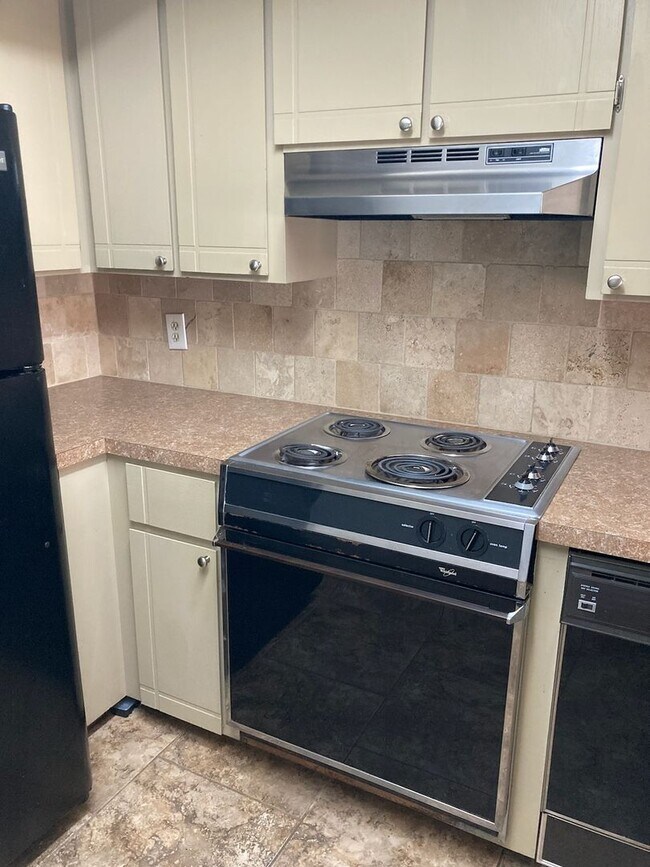 Building Photo - 2905 NE Tortoise Dr