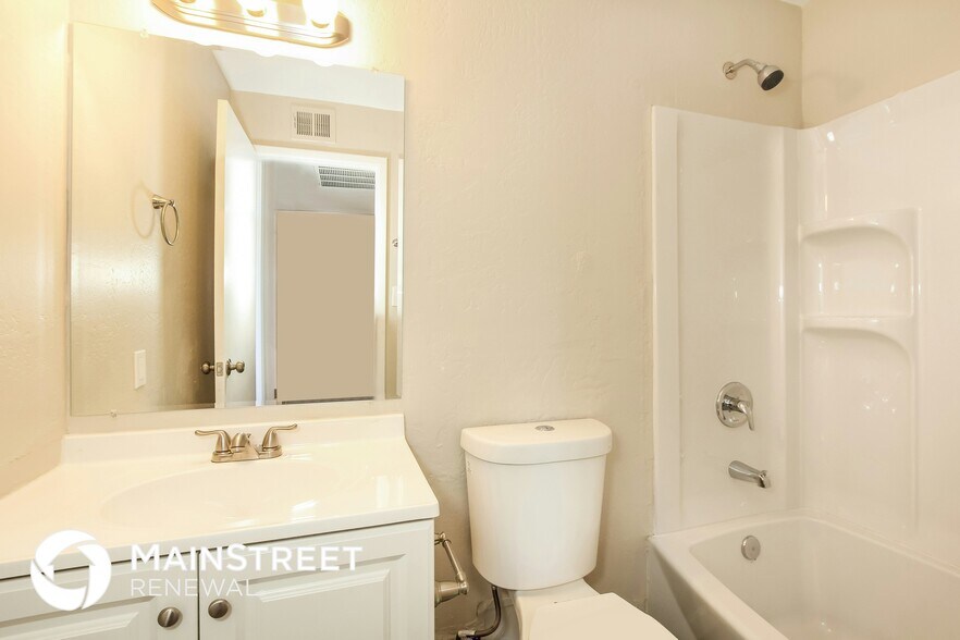 Building Photo - 15232 N 24th Pl