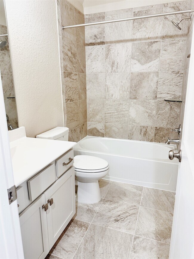 Building Photo - 967 Malibu Shr Ln