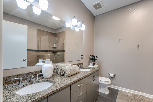 Building Photo - Prime Downtown 2-Bedroom Condo Steps from the Old Market!!