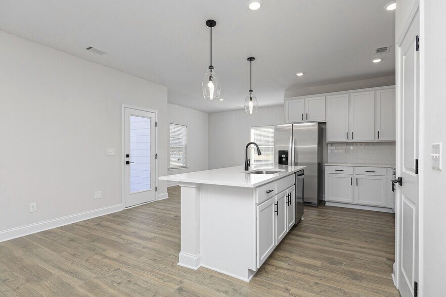 Building Photo - 676 Cantrell Dr