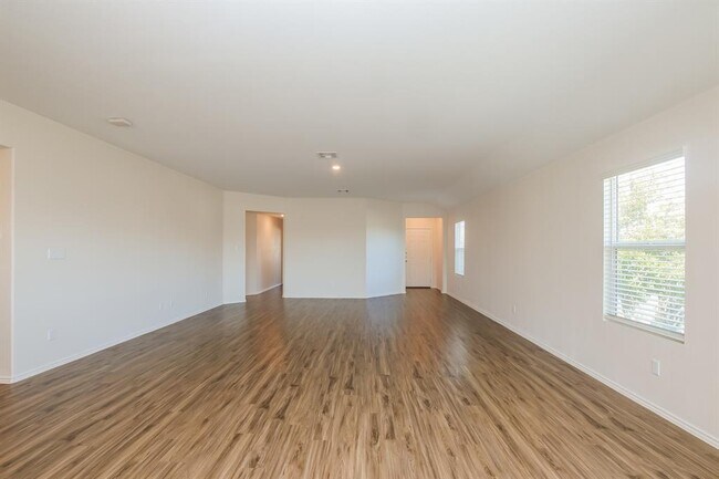 Building Photo - 110 Sophora Dr