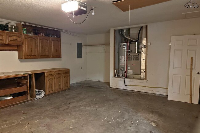 Building Photo - 907 Sugarbush Ln
