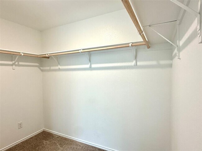 Building Photo - 289 Sormonne Lp