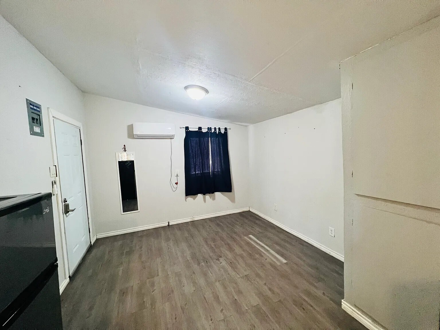 Building Photo - 3502 Ivandell Ave