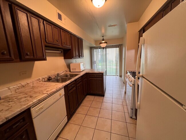 Building Photo - 951 Wilshire Ct
