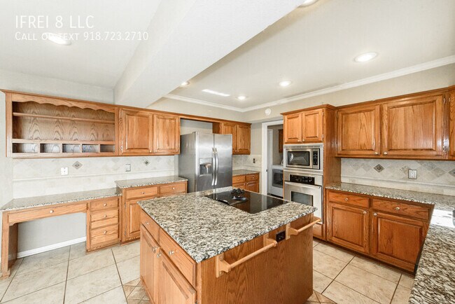 Building Photo - 7746 E 87th St