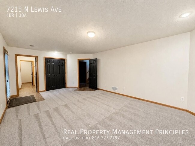 Building Photo - 7215 N Lewis Ave