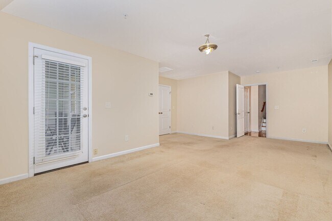 Building Photo - Glenwood North Townes