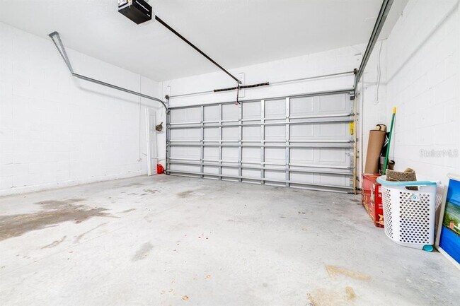 Building Photo - 520 Nogales Ct