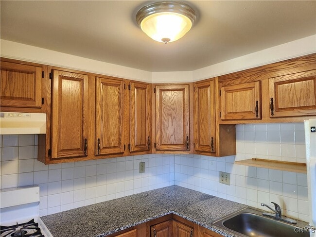 Building Photo - 239 N Midler Ave