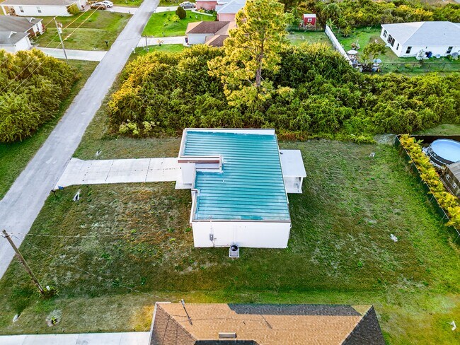 Building Photo - 2906 65th St W