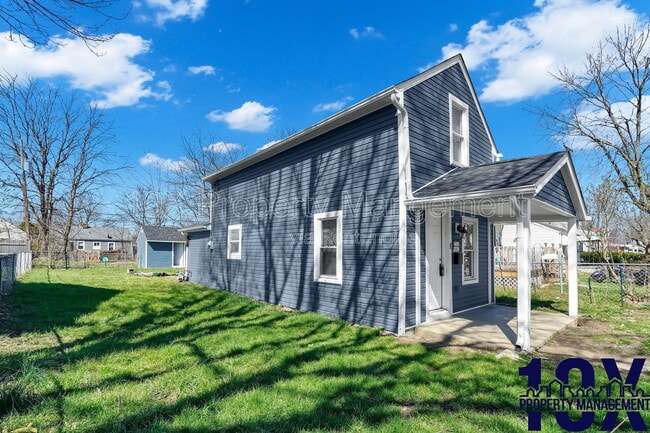 Building Photo - 2767 Hiawatha St