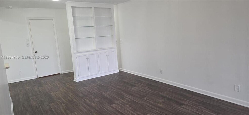 Building Photo - 210 Lake Pointe Dr