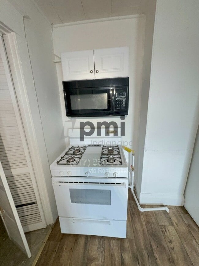 Building Photo - 955 S 22nd St