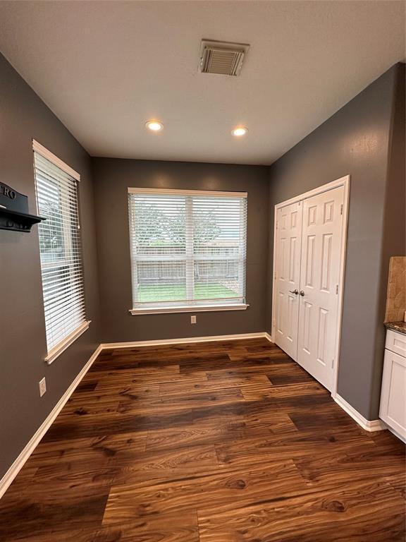 Building Photo - 20235 Concord Hill Dr