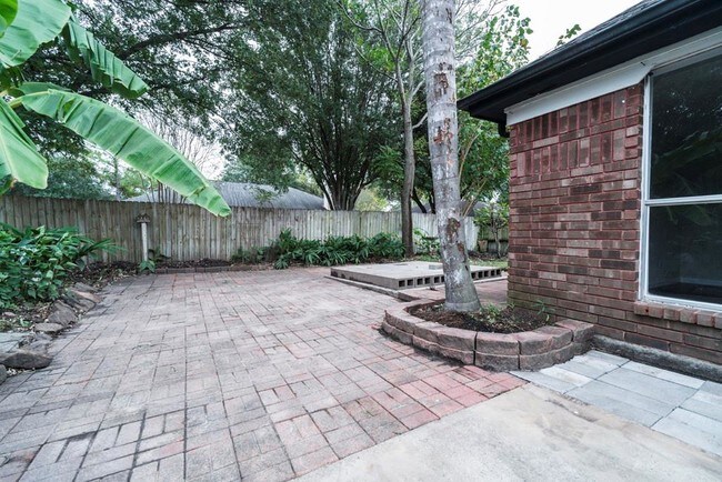 Building Photo - 2314 Pebbledowne Cir