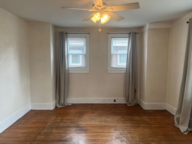 Building Photo - 2502 Blair Blvd