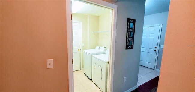 Building Photo - 520 Millifiora Ln
