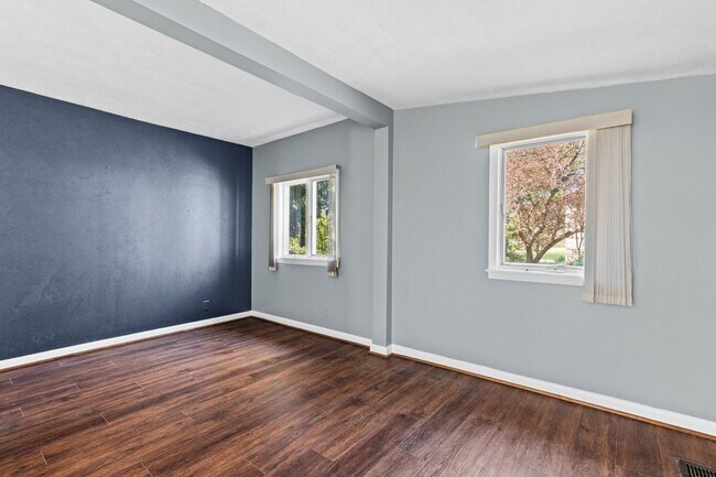 Building Photo - 130 Brooklawn Dr