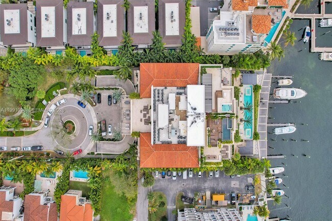 Building Photo - 3535 Hiawatha Ave