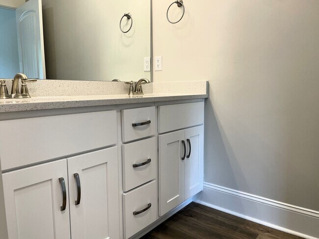 Building Photo - 3 Bedroom 2 Bathroom New Construction Hous...