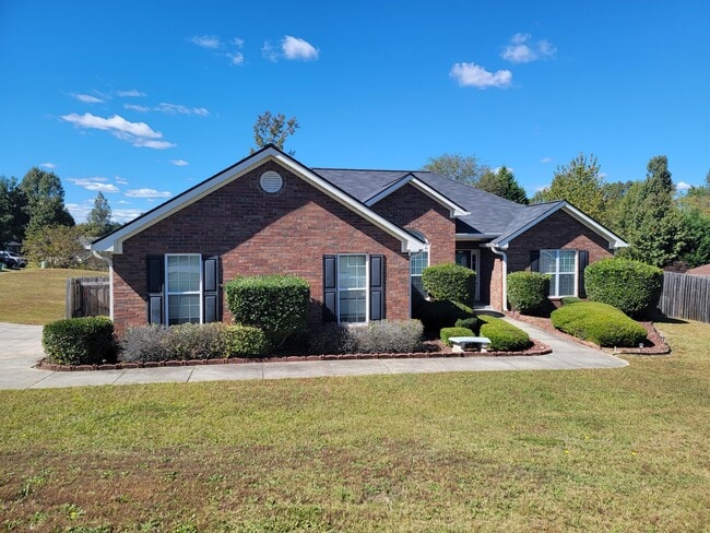 Building Photo - 1500 Cedar Hill Trail
