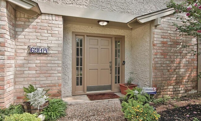 Building Photo - 6914 Chancellor Dr